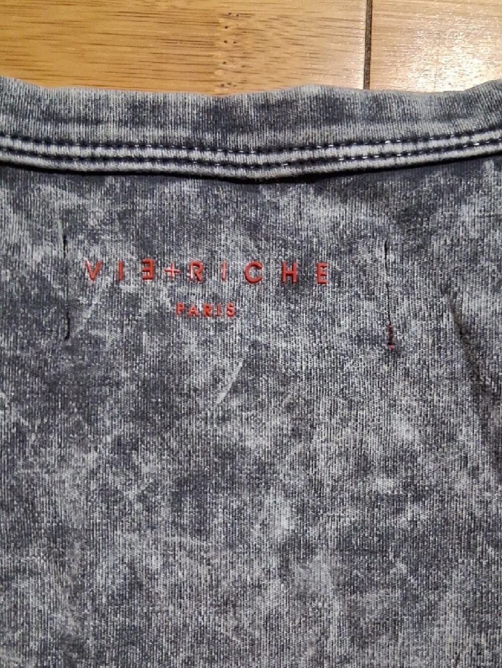 Vie+Riche Paris Disney Hand Tee - Picture 5 of 6